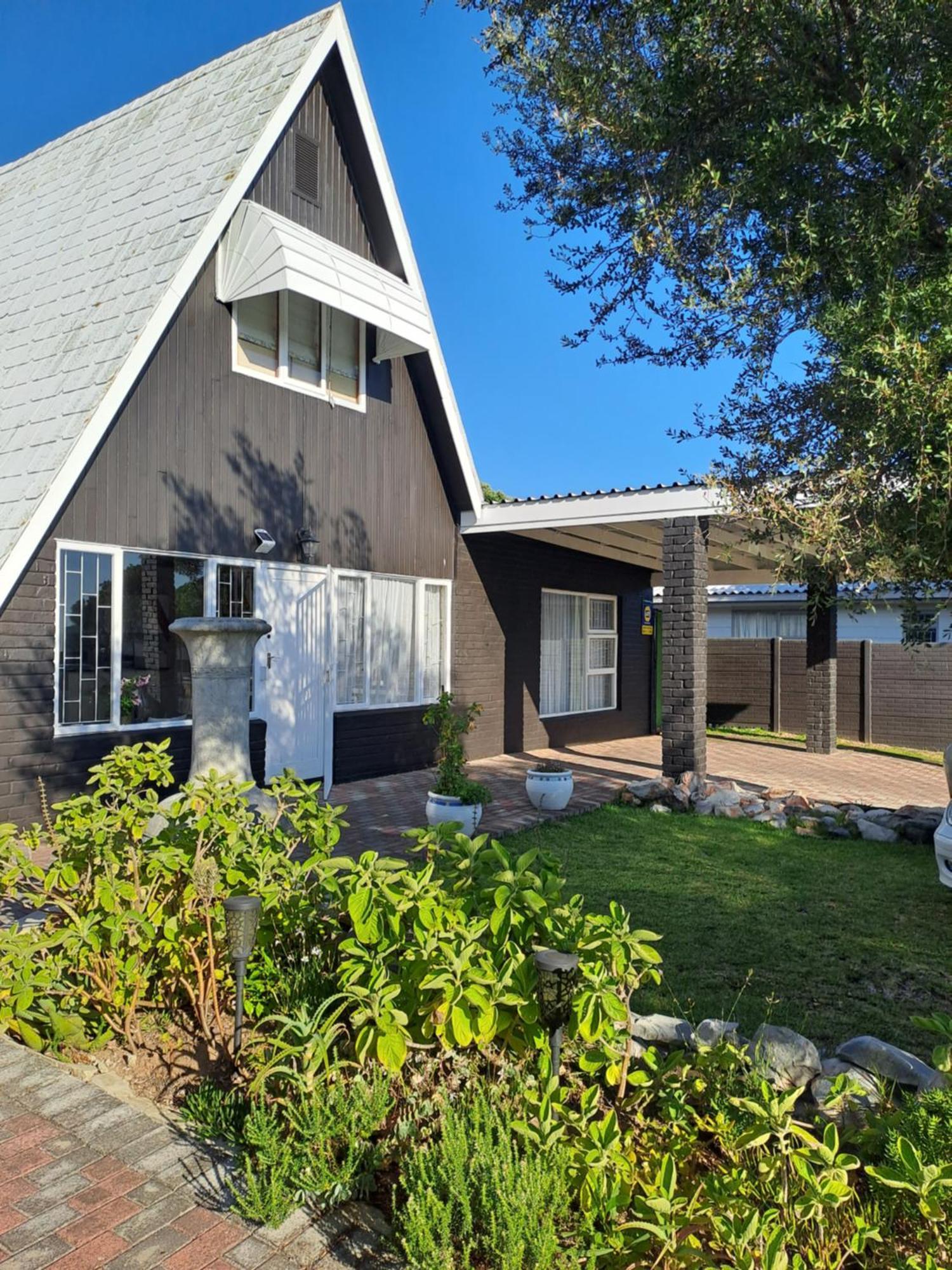 Milky Way Executive Suite Sandbaai Eksteriør billede